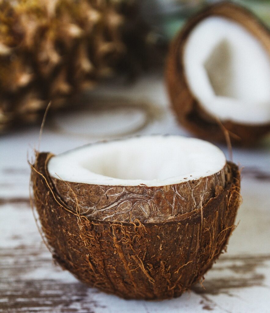 Kokosnüsse sind nicht nur unheimlich lecker, sondern auch unheimlich gesund. Und: Man kann Speck aus ihnen machen, yay!